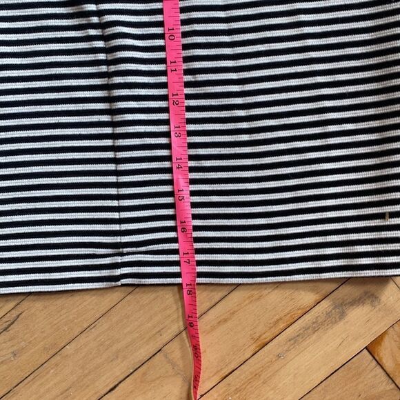 GAP striped skirt, size medium. - Picture 6 of 8